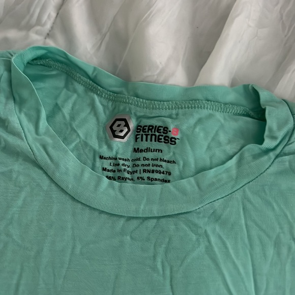 Fitness shirt - Picture 2 of 5